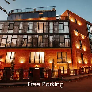 4* Ξενοδοχείο Address Boutique